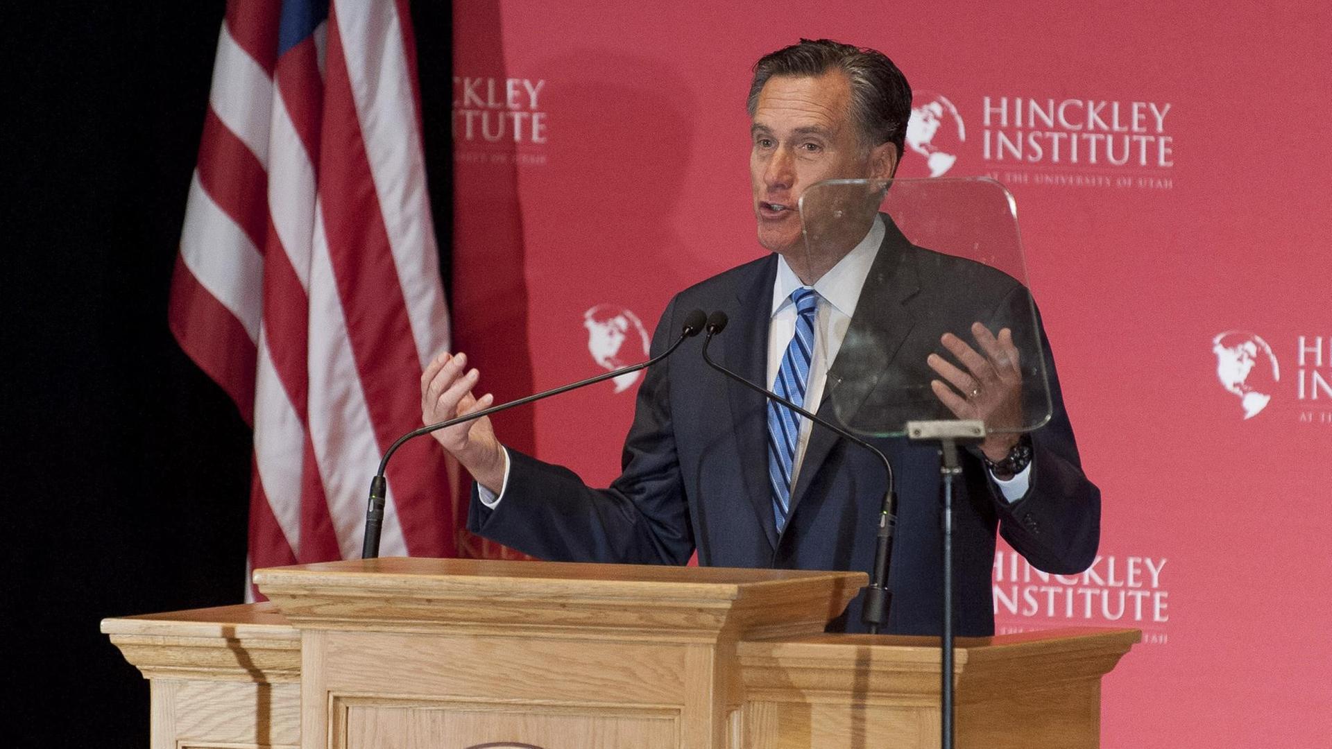 Man sieht den US-Republikaner Mitt Romney an einem Rednerpult, er gestikuliert. Man sieht den US-Republikaner Mitt Romney an einem Rednerpult, er gestikuliert.