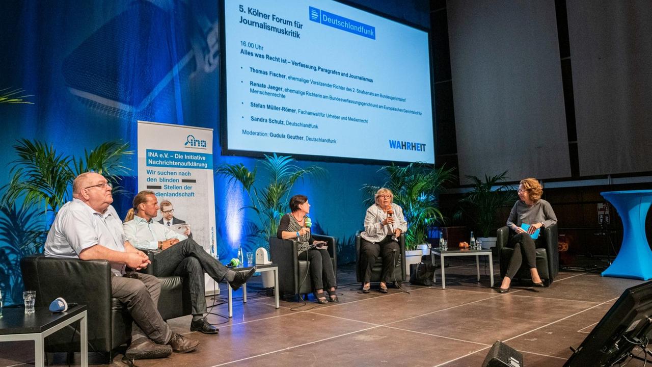 Diskussionsrunde beim 5. Kölner Forum für Journalismuskritik mit Thomas Fischer, Stefan Müller-Römer, Gudula Geuther, Renate Jaeger und Sandra Schulz. Diskussionsrunde beim 5. Kölner Forum für Journalismuskritik mit Thomas Fischer, Stefan Müller-Römer, Gudula Geuther, Renate Jaeger und Sandra Schulz.