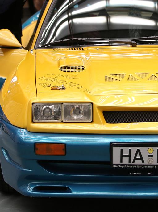 Der Opel Manta aus dem Film "Manta, Manta" ist eines der Exponate für die Ausstellung "Geliebt - Gebraucht - Gehasst. Die Deutschen und ihre Autos" im Bonner Haus der Geschichte.