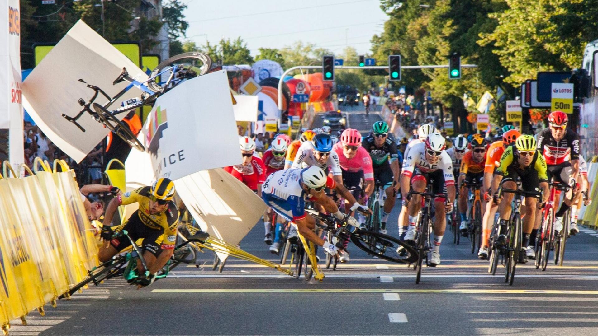 Sturz bei der Polenrundfahrt 2020. Sturz bei der Polenrundfahrt 2020.