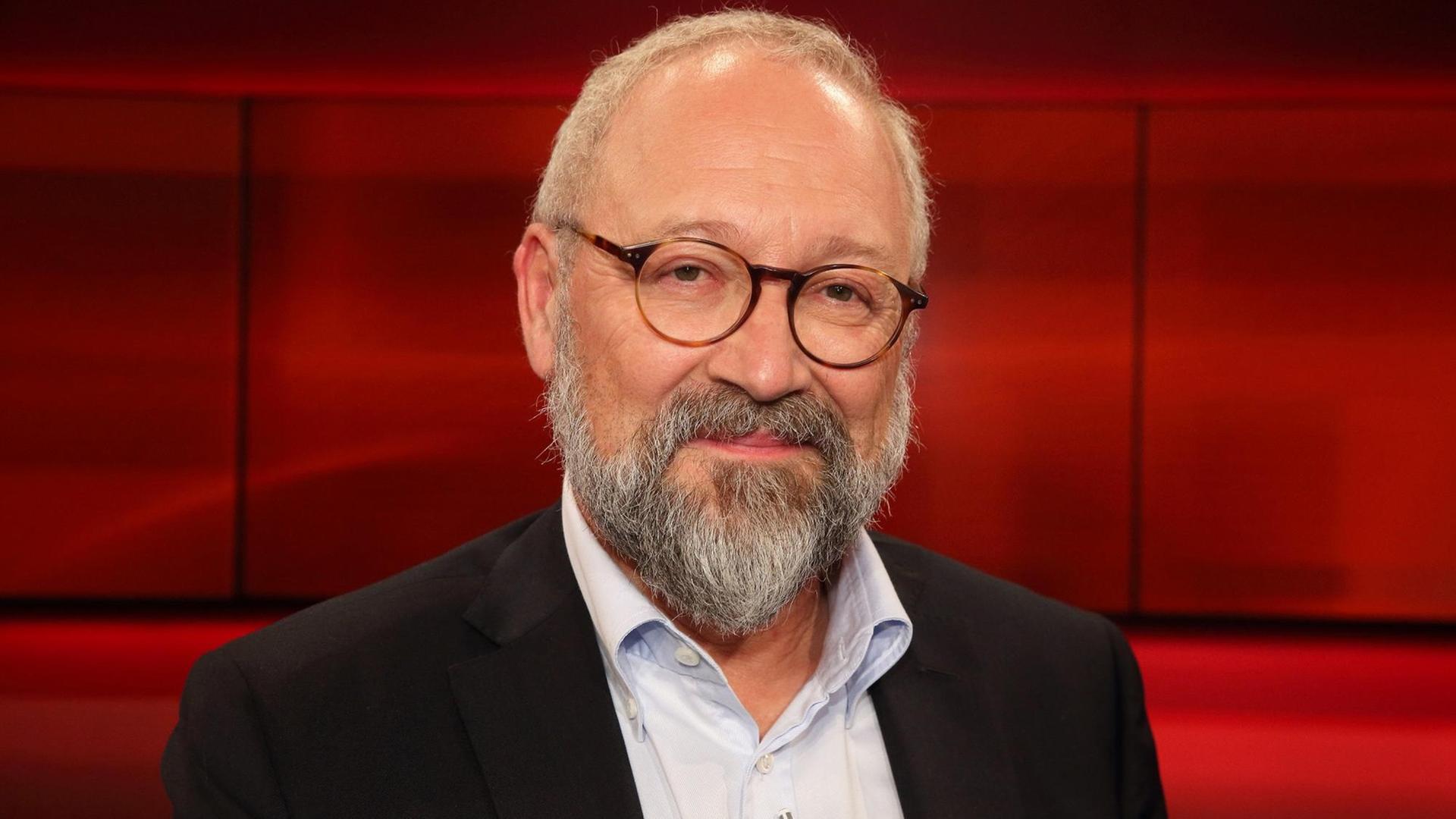 Hart aber fair am 05.09.2016 im Studio Berlin Adlershof in Berlin Herfried Münkler stellt sein Buch "Die neuen Deutschen. Ein Land vor seiner Zukunft?" vor. Hart aber fair am 05.09.2016 im Studio Berlin Adlershof in Berlin Herfried Münkler stellt sein Buch "Die neuen Deutschen. Ein Land vor seiner Zukunft?" vor.