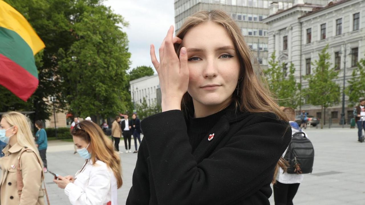 Svietlana posiert für ein Foto. Svietlana posiert für ein Foto.