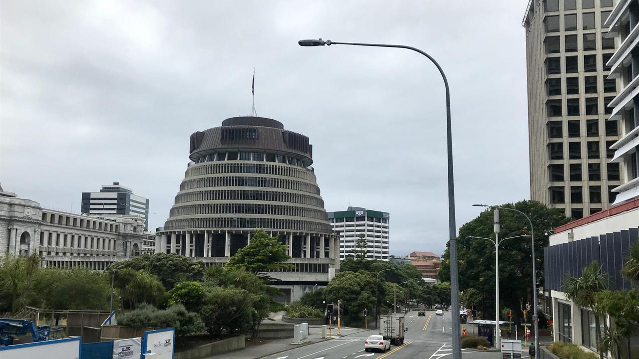 Ende August 2018 trat ein Gesetz in Kraft, das es Ausländern verbietet, Immobilien in Neuseeland zu kaufen - Blick aufs neuseeländische Parlament. Ende August 2018 trat ein Gesetz in Kraft, das es Ausländern verbietet, Immobilien in Neuseeland zu kaufen - Blick aufs neuseeländische Parlament.