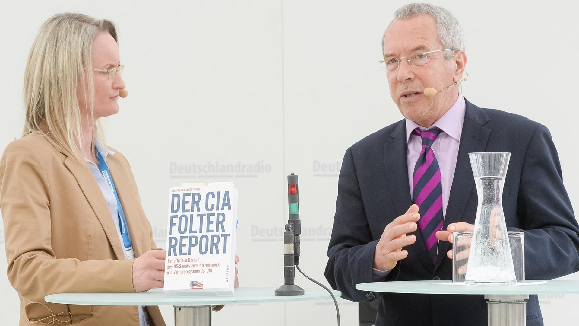Der Autor Wolfgang Nešković im Gespräch mit Catrin Stövesand Der Autor Wolfgang Nešković im Gespräch mit Catrin Stövesand