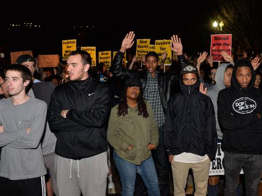 Demonstranten in Washington D.C. protestieren gegen Polizeigewalt in den USA