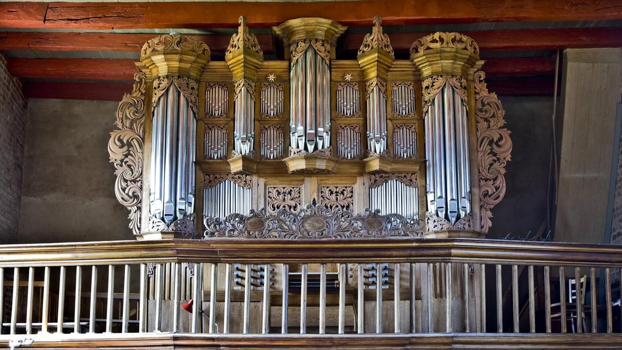 Prospekt der Arp-Schnitger-Orgel in der Alten Kirche auf Pellworm Prospekt der Arp-Schnitger-Orgel in der Alten Kirche auf Pellworm