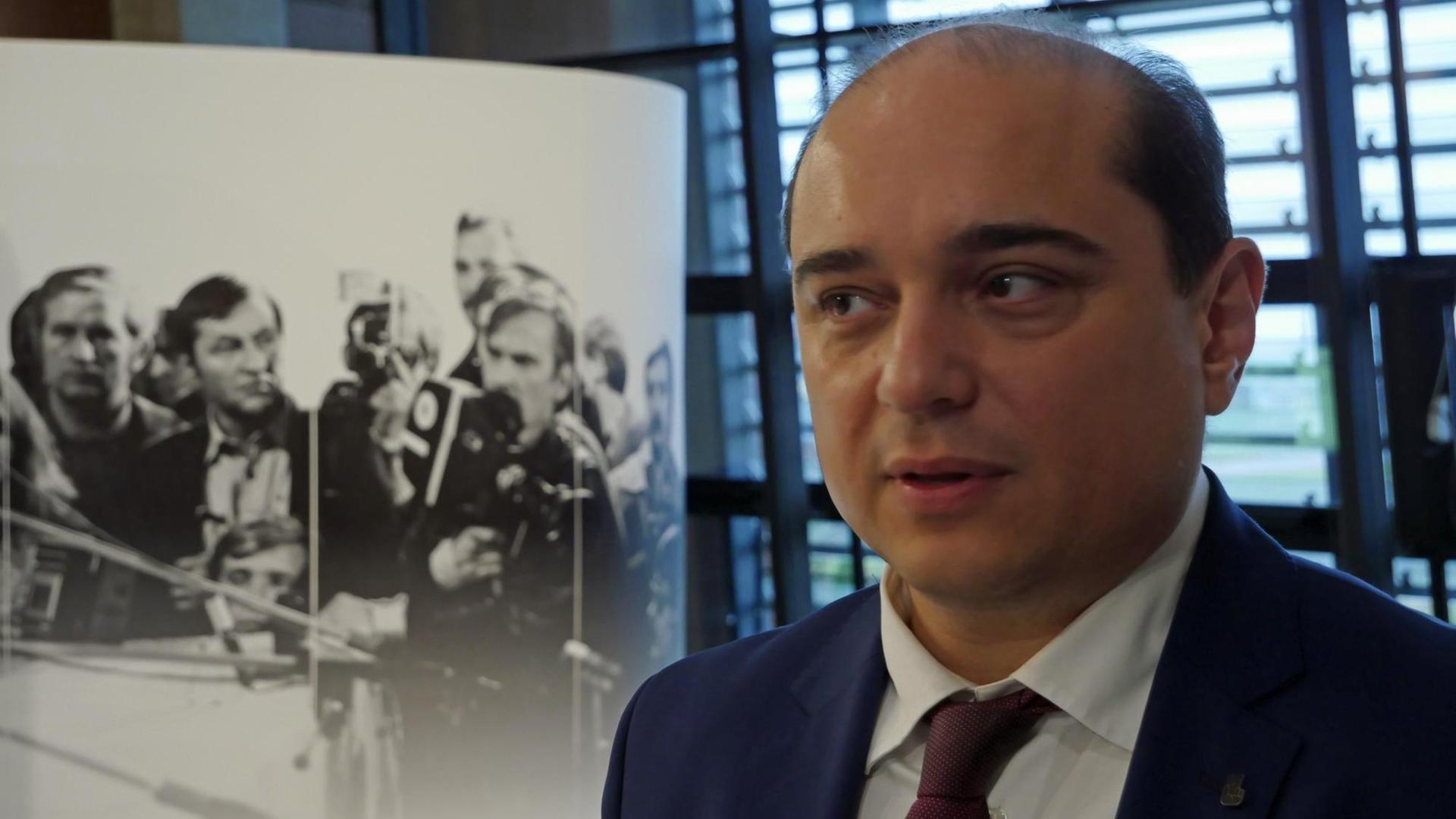 Basil Kerski, Direktor des Europäischen Solidarnosc-Zentrums in Danzig im Jahr 2018 Basil Kerski, Direktor des Europäischen Solidarnosc-Zentrums in Danzig im Jahr 2018