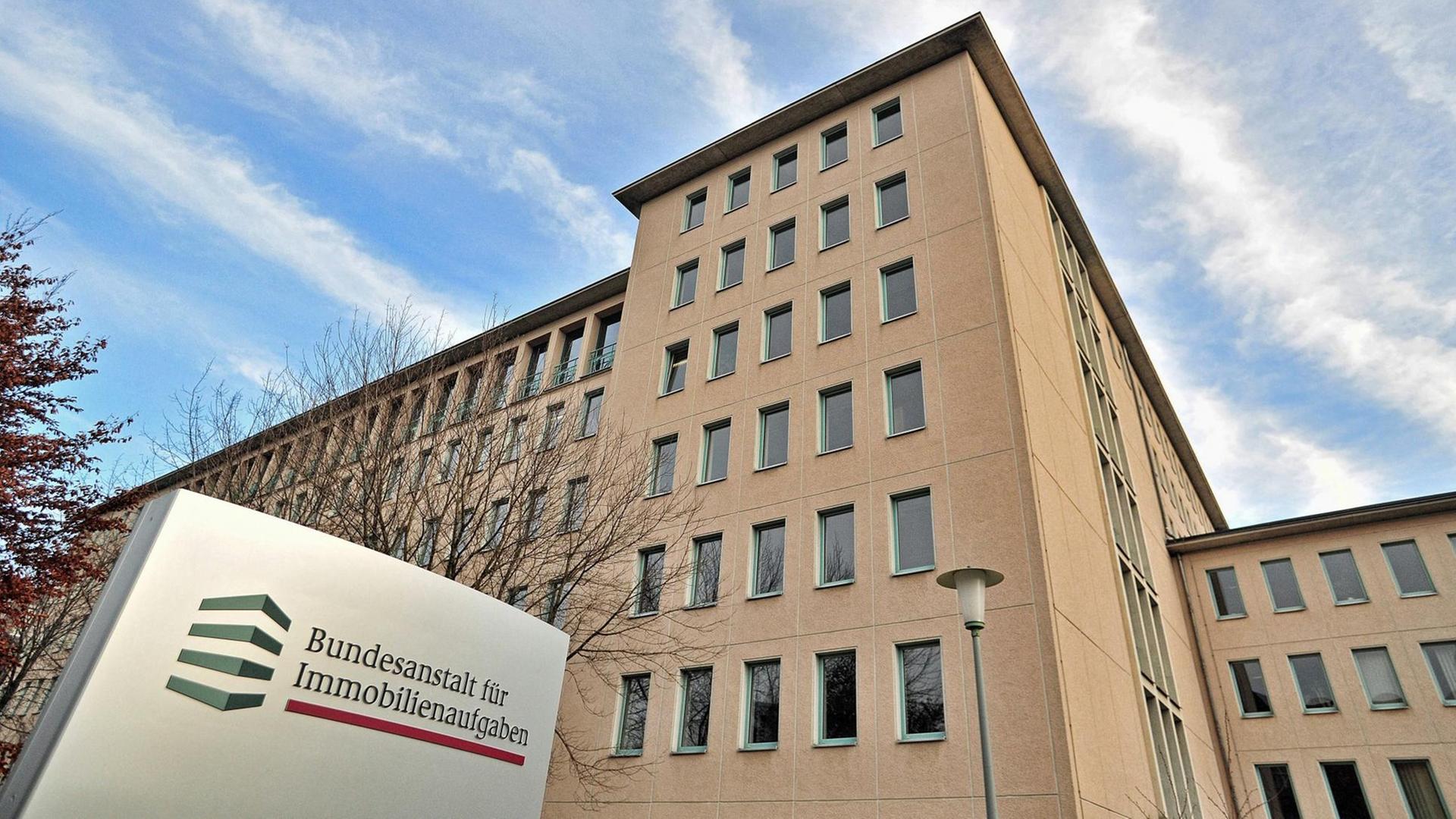Blick auf die Bundesanstalt für Immobilienaufgaben in der Fasanenstraße 87 in Berlin Blick auf die Bundesanstalt für Immobilienaufgaben in der Fasanenstraße 87 in Berlin