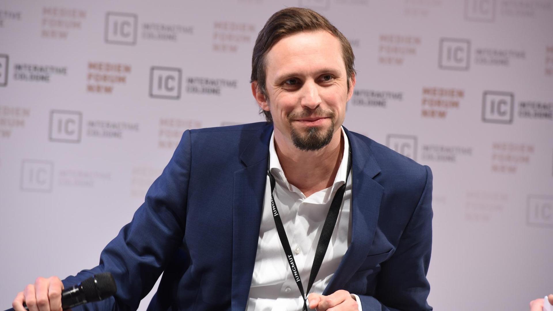 Florian Hager, Programmgeschäftsführer Jugendangebot von ARD/ZDF spricht am 10.06.2015 in Köln auf dem Medienforum NRW / Interactive Cologne. Florian Hager, Programmgeschäftsführer Jugendangebot von ARD/ZDF spricht am 10.06.2015 in Köln auf dem Medienforum NRW / Interactive Cologne.