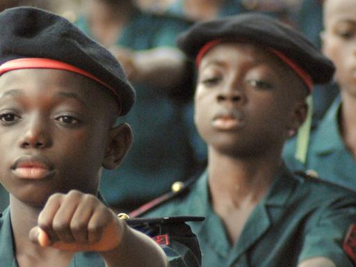 Kindersoldaten in der Elfenbeiküste: Mit politischen Themen wie diesem beschäftigen sich viele afrikanische Künstler