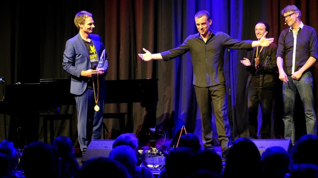 Kabarettbundesliga 2018/2019 Die Meisterfeier deutschlandfunk.de