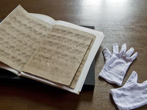 Die Autographen des "Wohltemperierten Klaviers" von Johann Sebastian Bach werden in der Staatsbibliothek in Berlin aufbewahrt.