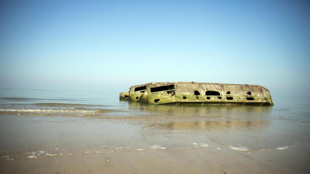 Mulberry Harbour in Arromanches-les-Bains in Frankreich. Mulberry Harbour in Arromanches-les-Bains in Frankreich.