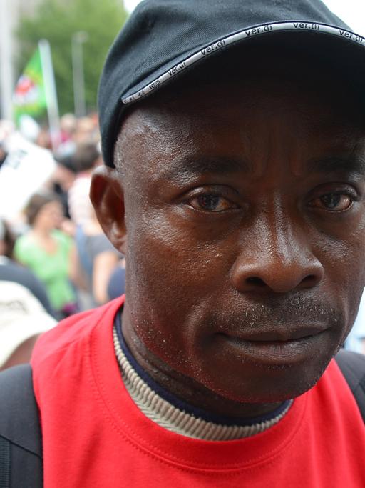 Asuquo Udo bei einer Demonstration im August 2013: Er ist Sprecher der Lampedusa-Flüchtlinge.