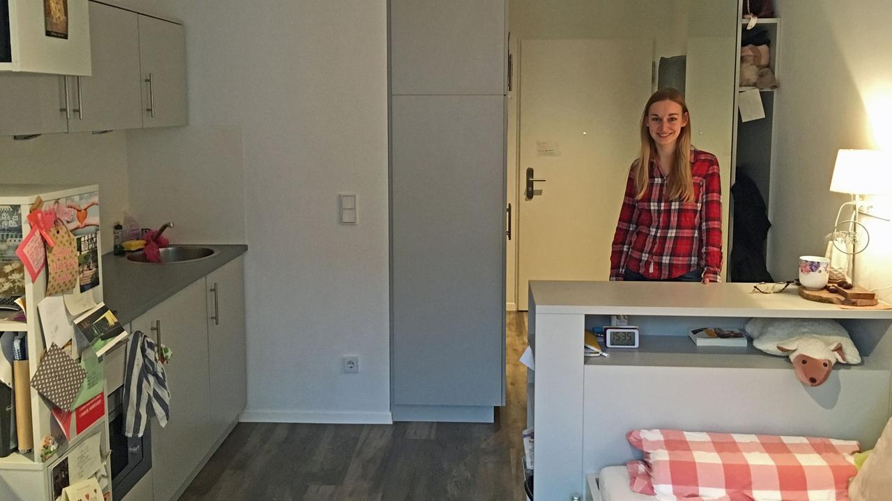 Die Studentin Sarah Böker in ihrem Mikroapartment Die Studentin Sarah Böker in ihrem Mikroapartment