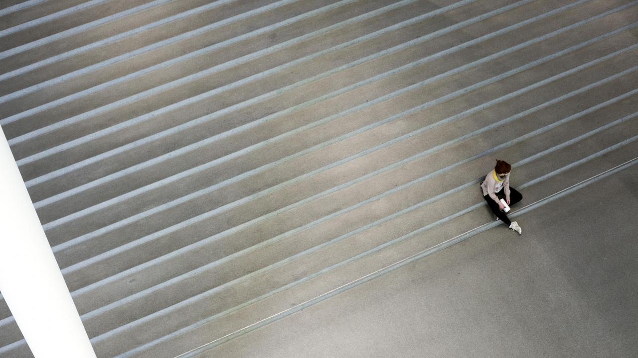 Die Treppe der Pinakothek der Moderne in München. Die Treppe der Pinakothek der Moderne in München.