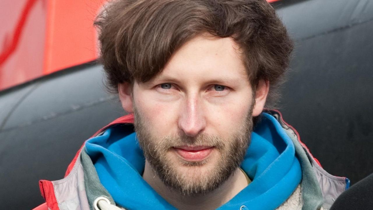 Ein Porträt von Ruben Neugebauer. Ein Porträt von Ruben Neugebauer.
