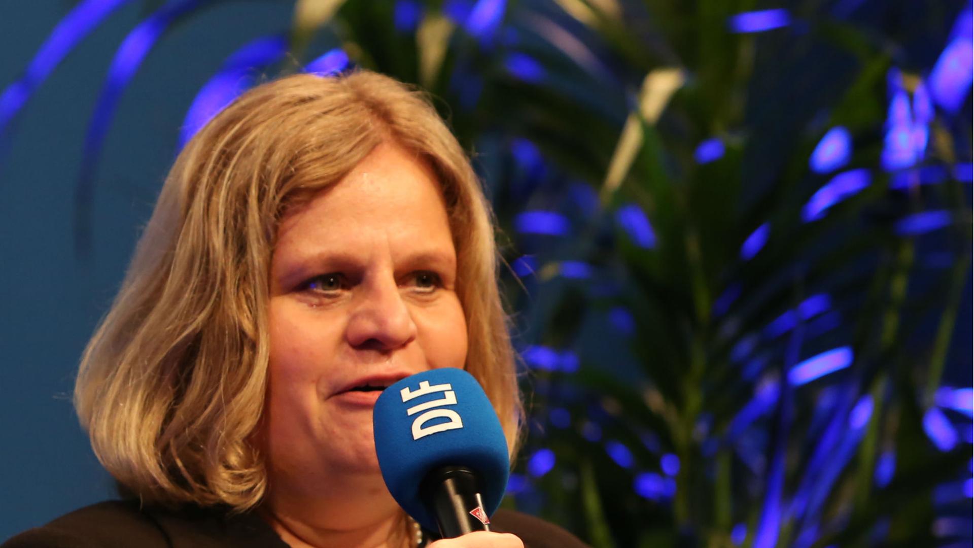 Cordula Schubert, letzte Sportministerin der DDR Cordula Schubert, letzte Sportministerin der DDR