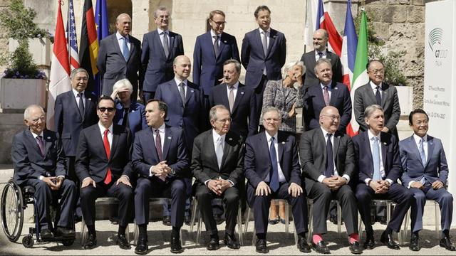 Die Finanzminister und Notenbankchefs der G7-Staaten bei ihrem Treffen in Bari/Italien am 13. Mai 2017.