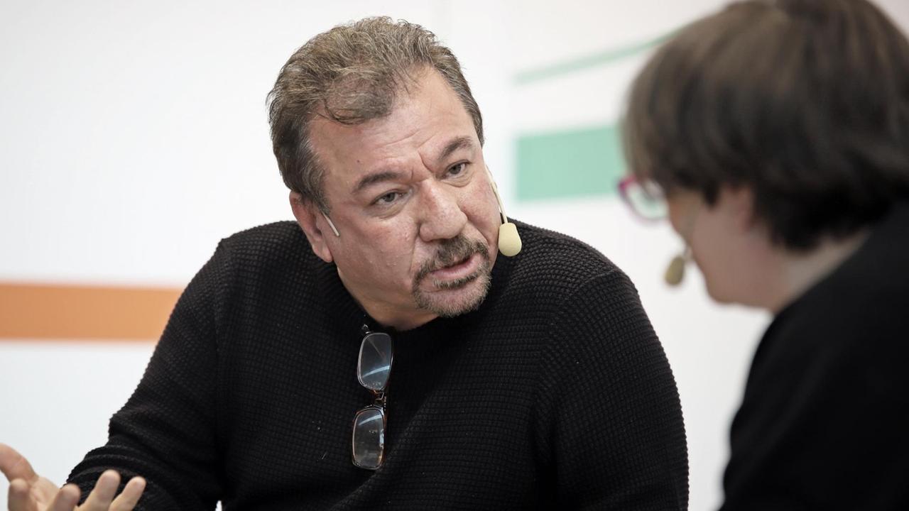 Der Schriftsteller Bachtyar Ali beim Frankfurter Bücherherbst 2017 Der Schriftsteller Bachtyar Ali beim Frankfurter Bücherherbst 2017