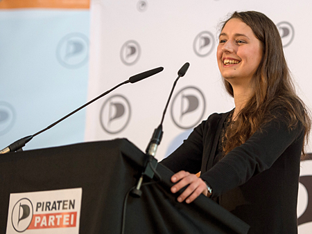 Katharina Nocun wurde zur neuen politischen Geschäftsführerin der Piratenpartei gewählt. Katharina Nocun wurde zur neuen politischen Geschäftsführerin der Piratenpartei gewählt.