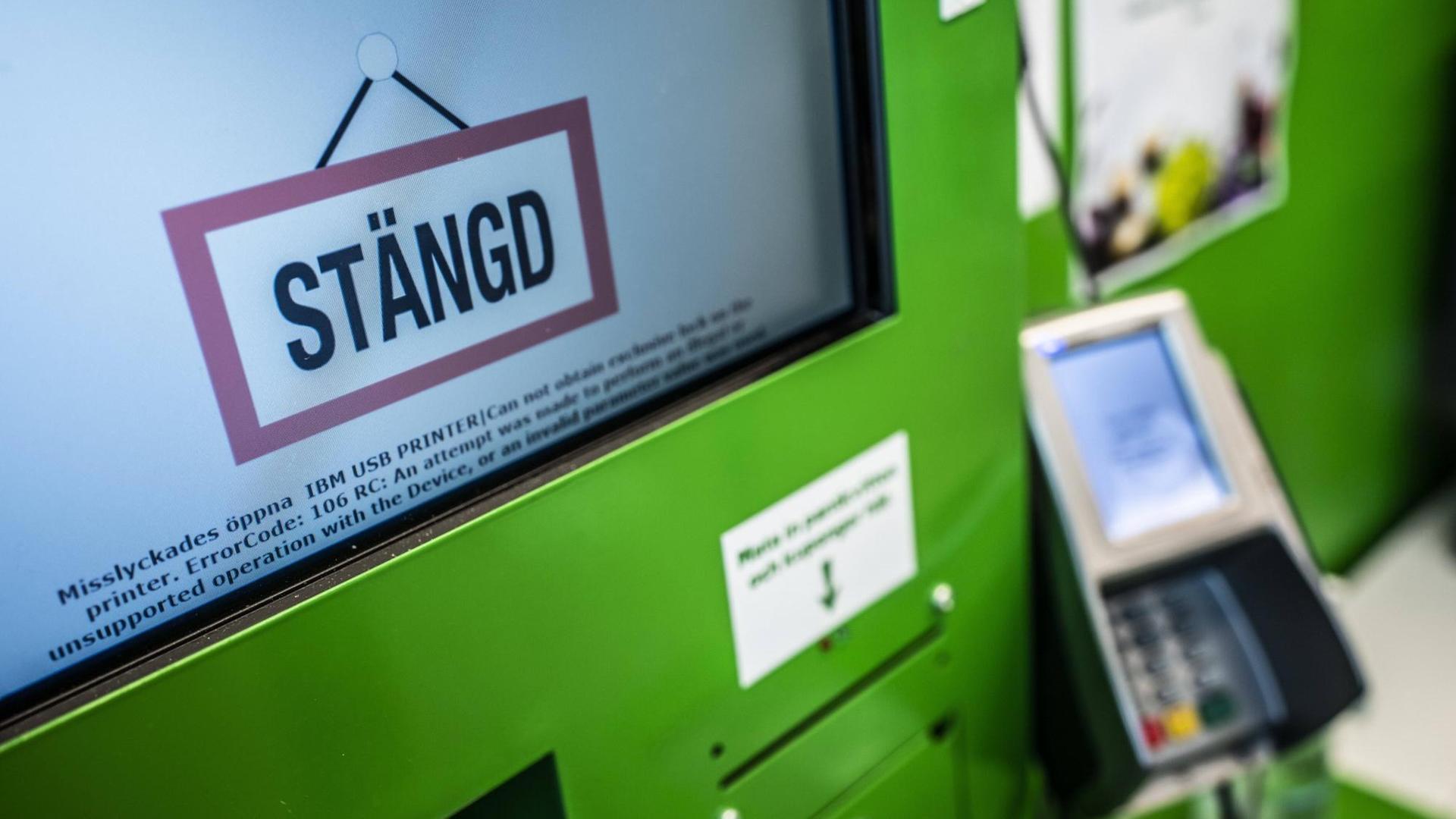 "Stängd" - "Geschlossen" steht auf einem Bezahlterminal der schwedischen Lebensmittelkette Coop "Stängd" - "Geschlossen" steht auf einem Bezahlterminal der schwedischen Lebensmittelkette Coop