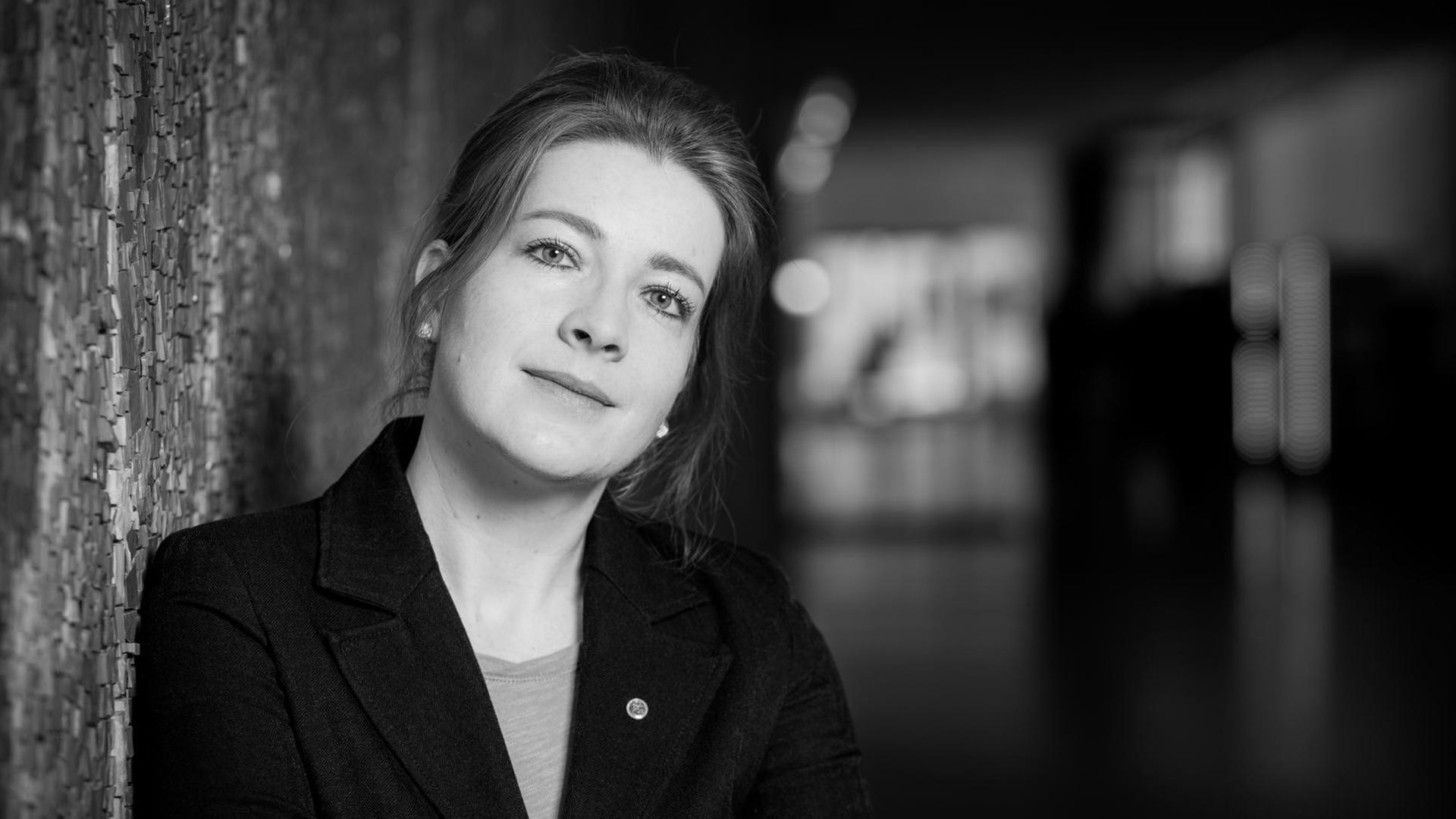 Porträt der Philosophieprofessorin Marie-Luisa Frick. Porträt der Philosophieprofessorin Marie-Luisa Frick.