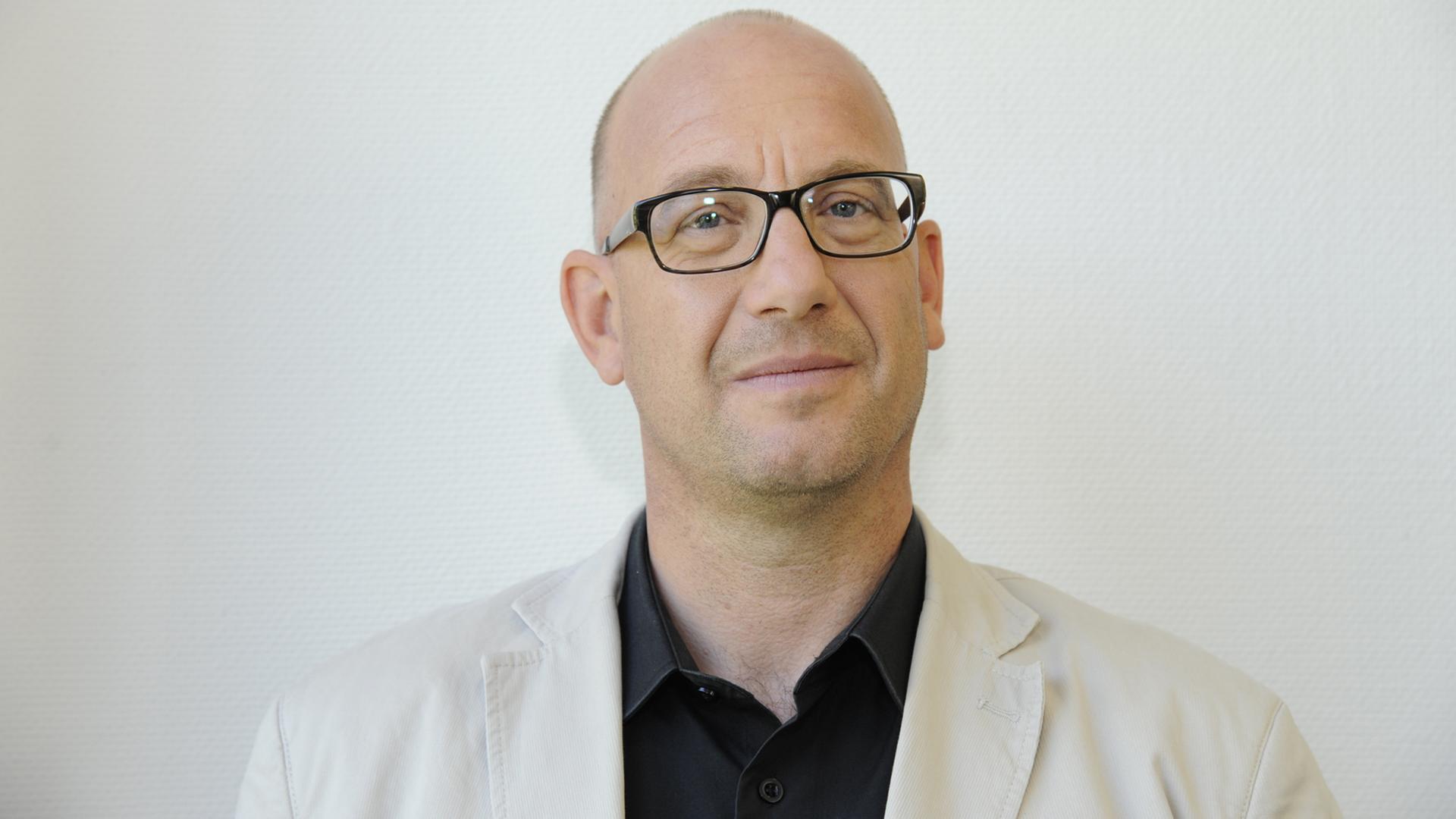 Stefan Selke, Soziologe und Professor an der Hochschule Furtwangen, gilt als Kritiker der "Tafeln" für Bedürftige. Stefan Selke, Soziologe und Professor an der Hochschule Furtwangen, gilt als Kritiker der "Tafeln" für Bedürftige.