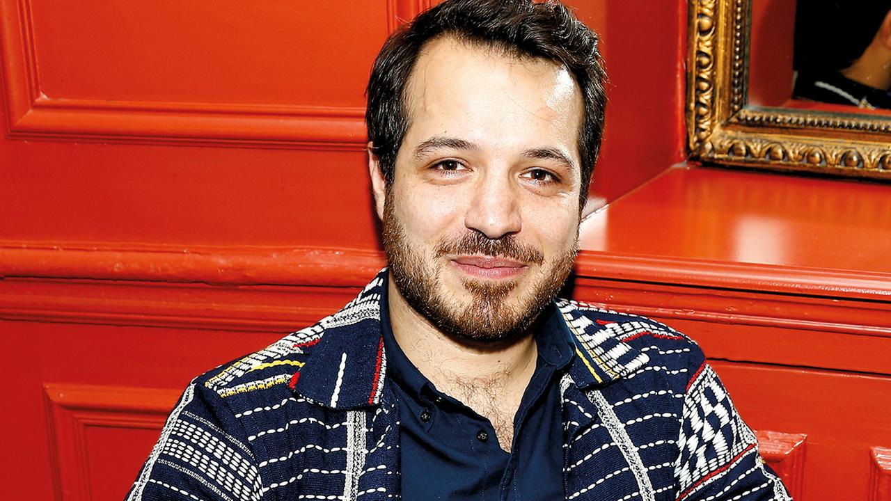 Der französische Schriftsteller Mahir Guven: "Zwei Brüder" ist sein erster Roman, mit dem er bereits mehrere Preise gewonnen hat, unter anderem den Prix Goncourt du premier roman 2018. Der französische Schriftsteller Mahir Guven: "Zwei Brüder" ist sein erster Roman, mit dem er bereits mehrere Preise gewonnen hat, unter anderem den Prix Goncourt du premier roman 2018.