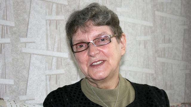 Die russische Bürgerrechtlerin Swetlana Gannuschkina am 2011 in ihrer Wohnung in Moskau.