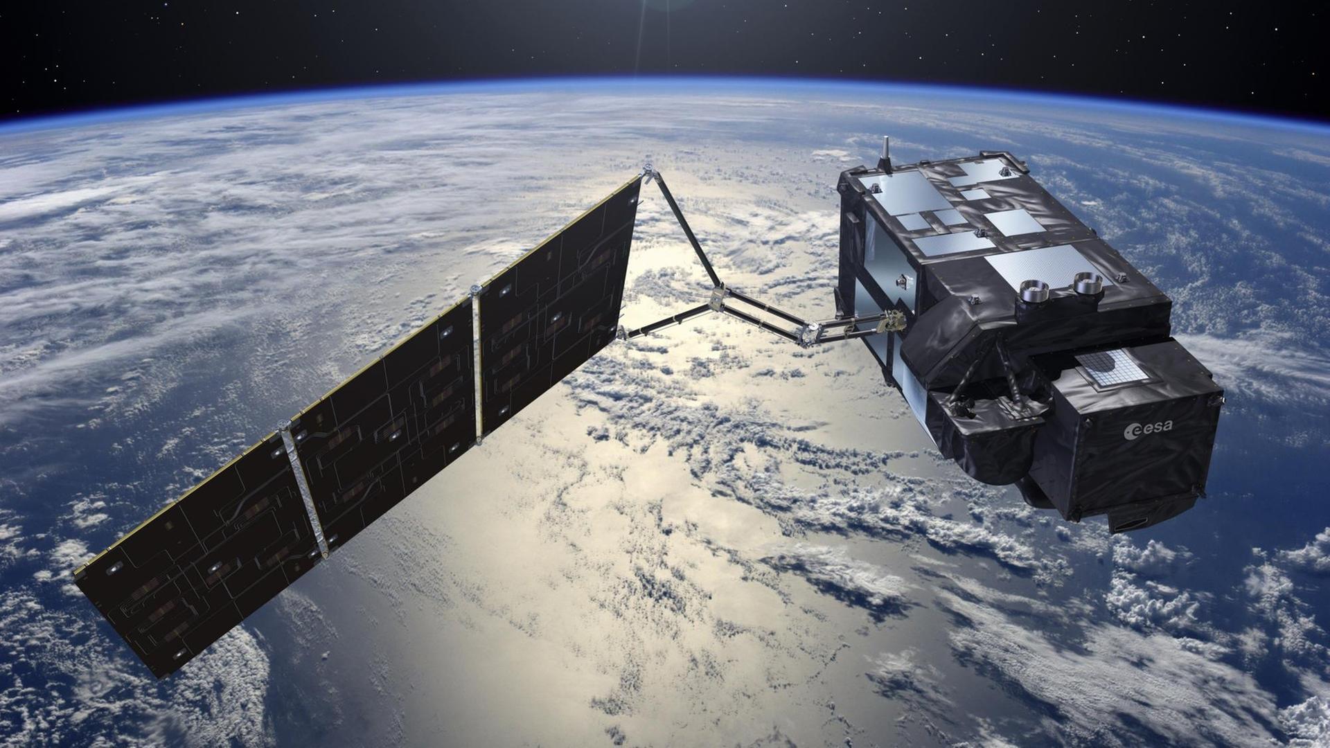 Die Illustration zeigt den Satelliten "Sentinel-3" wie er über Wolken und das Meer fliegt.