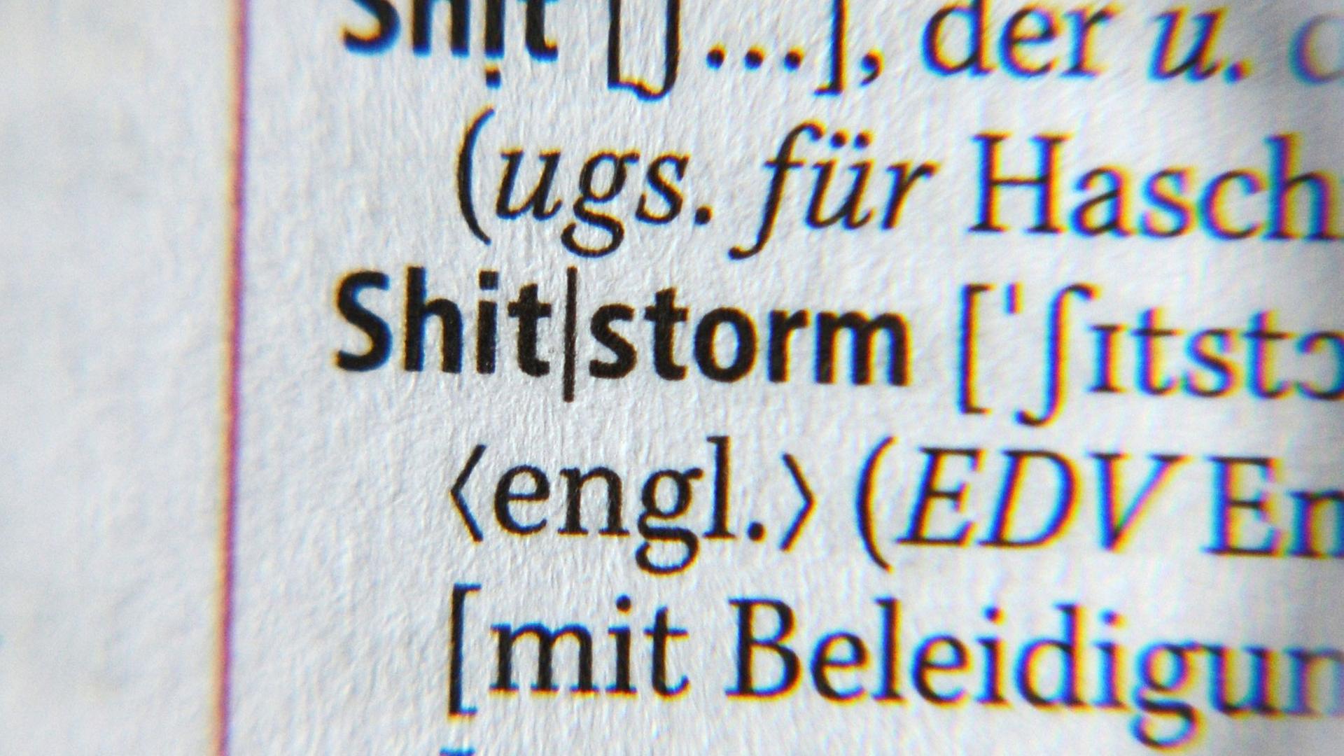 Der Begriff "Shitstorm" in einer Großansicht im Duden. Der Begriff "Shitstorm" in einer Großansicht im Duden.