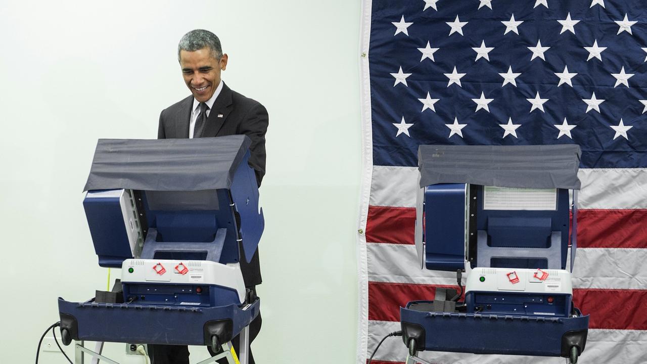 US-Präsident Barack Obama hat seine Stimme für die Zwischenwahlen bereits abgegeben. US-Präsident Barack Obama hat seine Stimme für die Zwischenwahlen bereits abgegeben.
