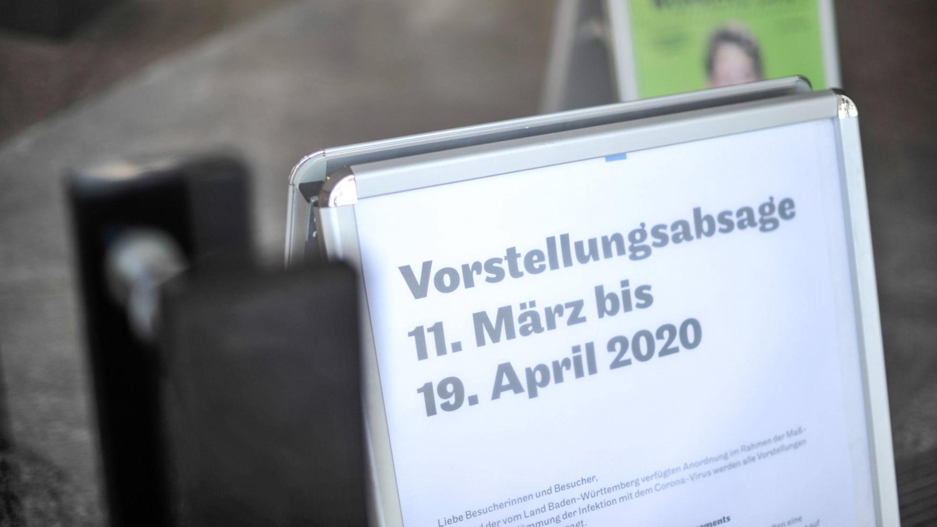 Corona Virus. Stillstand im öffentlichen und Kulturellen Leben in Stuttgart nach der Bekanntgabe der Stadt Kultureinrichtungen auf unbekannte Zeit zu schliessen. Veranstaltungen werden abgesagt, Museen, Kinos, Bars, Stadtbäder, Diskos, Bürgerbüros sind zu. Corona Virus. Stillstand im öffentlichen und Kulturellen Leben in Stuttgart nach der Bekanntgabe der Stadt Kultureinrichtungen auf unbekannte Zeit zu schliessen. Veranstaltungen werden abgesagt, Museen, Kinos, Bars, Stadtbäder, Diskos, Bürgerbüros sind zu.