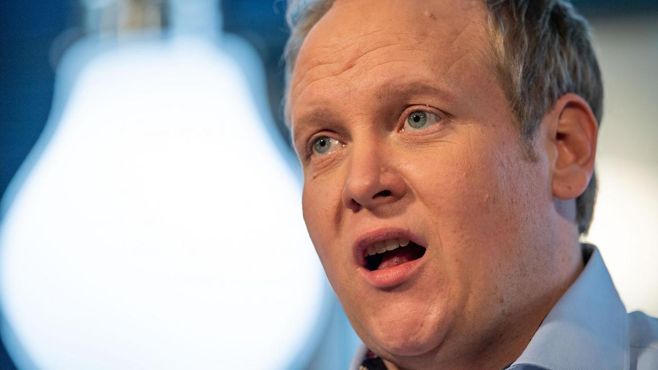 29.11.2020, Bayern, München: Tilman Kuban (CDU), Bundesvorsitzender der Jungen Union (JU), spricht beim digitalen Deutschlandtag der JU. Bei dem virtuellen Treffen der mehr als 300 Delegierten wurde Kuban mit klarer Mehrheit als Bundesvorsitzender der Nachwuchsorganisation von CDU und CSU wiedergewählt. Foto: Lino Mirgeler/dpa | Verwendung weltweit 29.11.2020, Bayern, München: Tilman Kuban (CDU), Bundesvorsitzender der Jungen Union (JU), spricht beim digitalen Deutschlandtag der JU. Bei dem virtuellen Treffen der mehr als 300 Delegierten wurde Kuban mit klarer Mehrheit als Bundesvorsitzender der Nachwuchsorganisation von CDU und CSU wiedergewählt. Foto: Lino Mirgeler/dpa | Verwendung weltweit