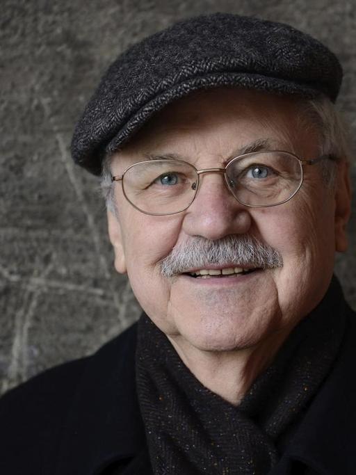 Porträt von Paul Maar, deutscher Kinderbuchautor und Illustrator.