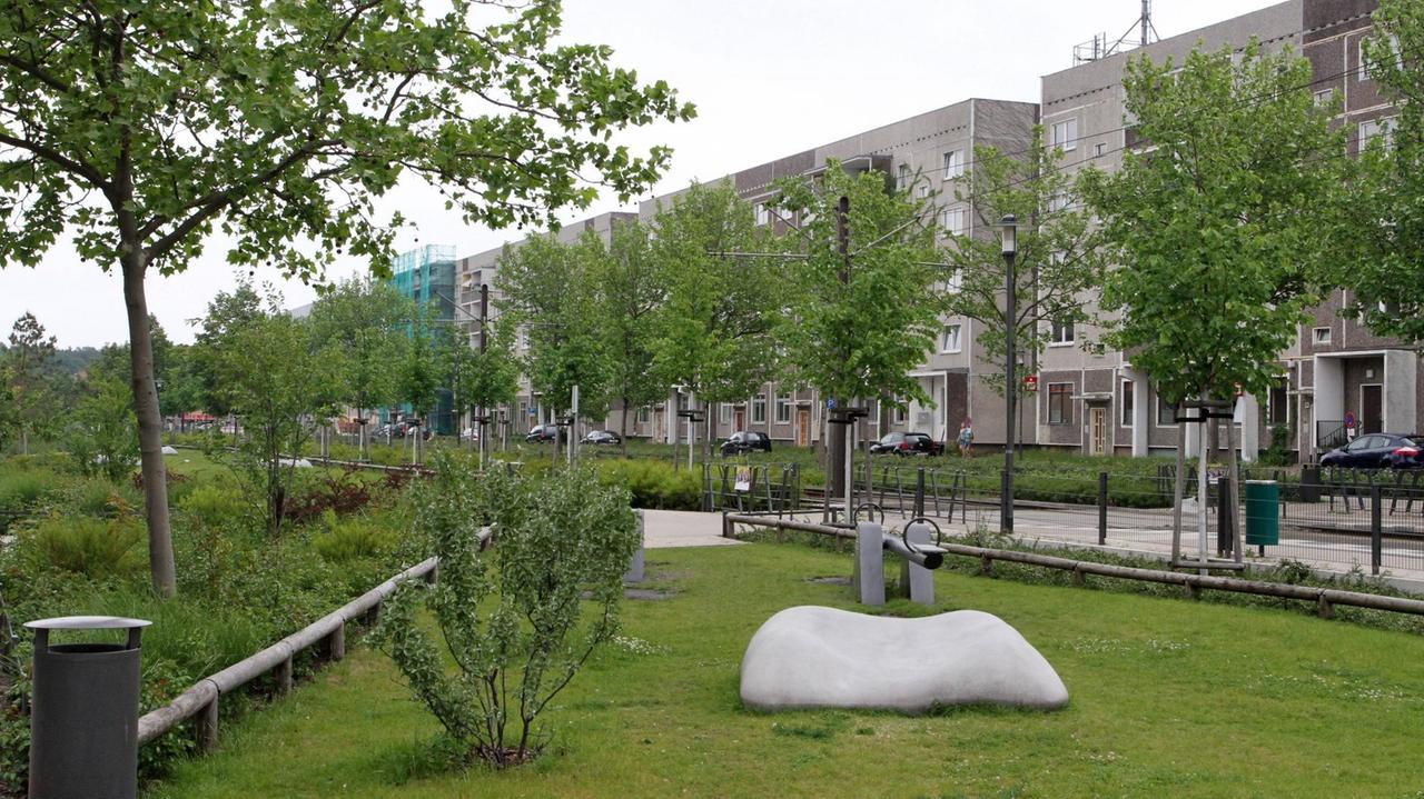 Früher Plattenbausiedlung und heute Gartenstadt Drewitz in Potsdam. Früher Plattenbausiedlung und heute Gartenstadt Drewitz in Potsdam.