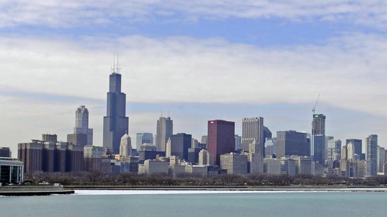 Der Chicagoer Sears Tower wurde in Willis Tower umbenannt, links das höchste Gebäude Der Chicagoer Sears Tower wurde in Willis Tower umbenannt, links das höchste Gebäude