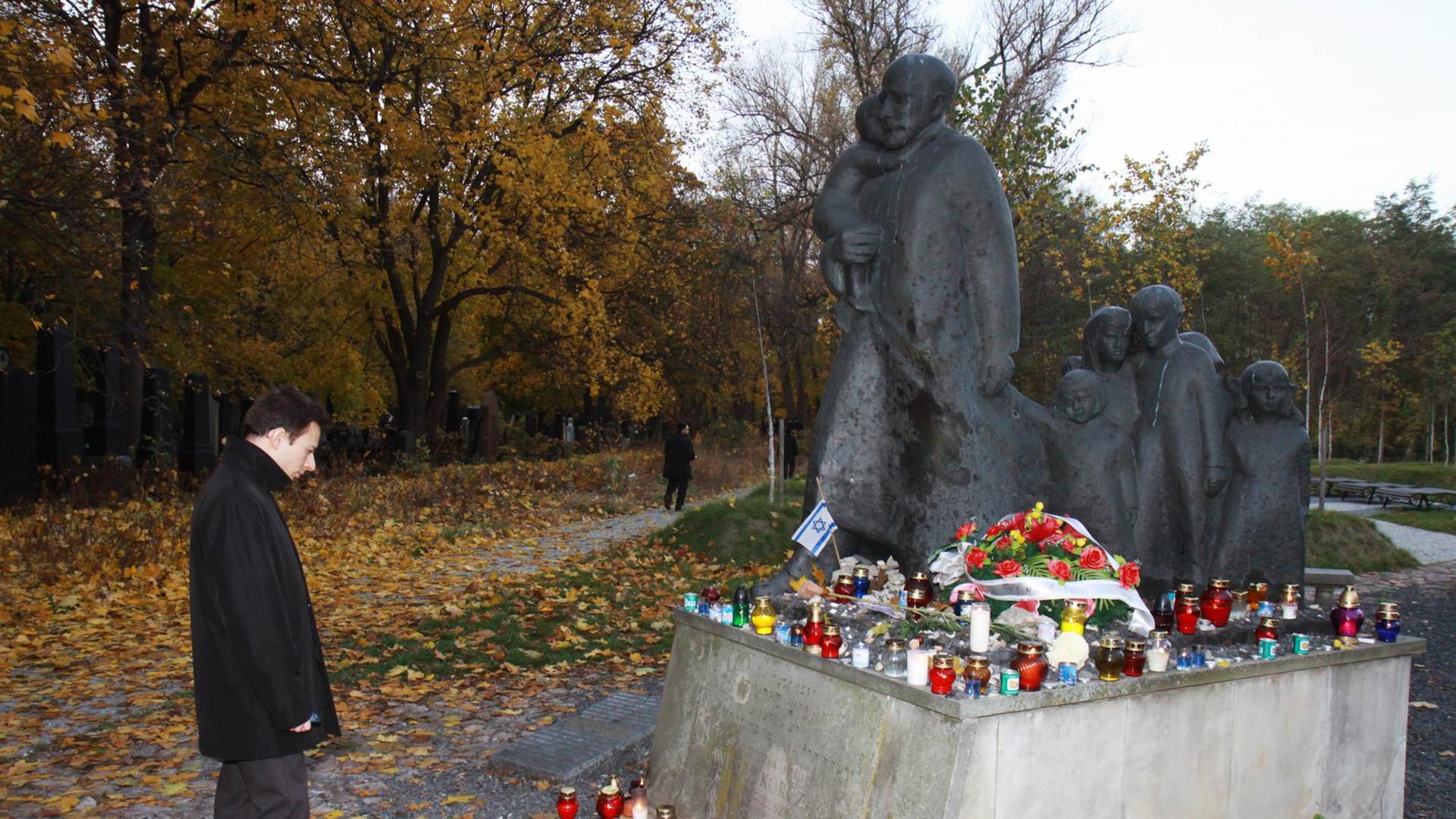 Jewish Cemetery in Warsaw, Poland. Monument of dr. Janusz Korczak who established a Jewish orphanage before the 2 war. In 1942 Korczak joined nearly 200 children and orphanage staff members were rounded up for deportation to Treblinka, where they were all put to death. Picures by Jerzy Dabrowski. 01.11.2011 | Jewish Cemetery in Warsaw, Poland. Monument of dr. Janusz Korczak who established a Jewish orphanage before the 2 war. In 1942 Korczak joined nearly 200 children and orphanage staff members were rounded up for deportation to Treblinka, where they were all put to death. Picures by Jerzy Dabrowski. 01.11.2011 |