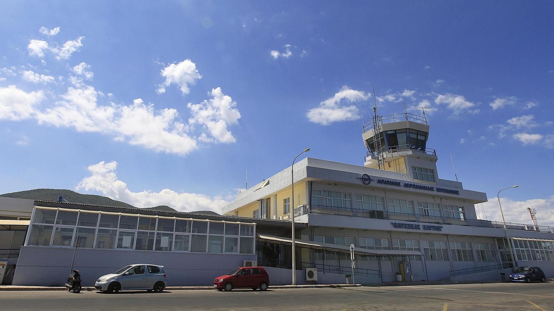 Blick auf den Mytilene-Flughafen auf der griechischen Insel Lesbos