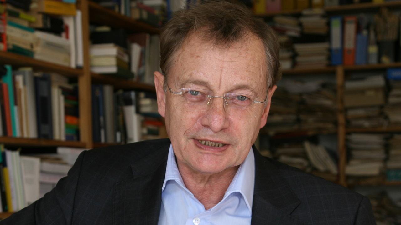Der Politologe Hajo Funke Der Politologe Hajo Funke