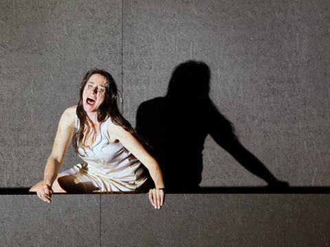 Die Schauspielerin Constanze Becker als Medea bei einer Probe zu dem gleichnamigen Stück in der Inszenierung von Michael Thalheimer. Mit dem Drama von Euripides werden die Berliner Festspiele eröffnet.