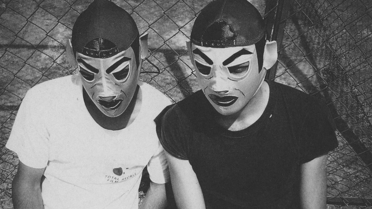 Still aus "Los Amorales" von Carlos Amorales (1996). Still aus "Los Amorales" von Carlos Amorales (1996).