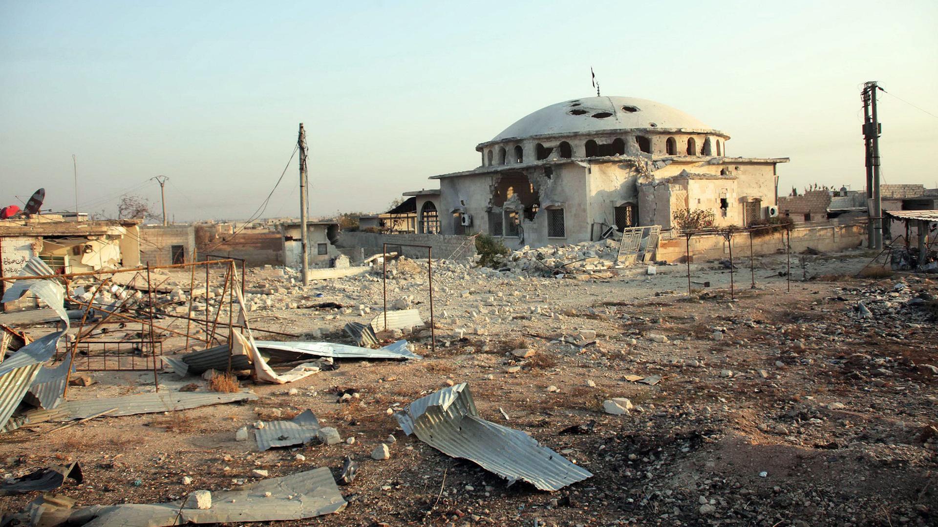 Der Bürgerkrieg in Syrien hat zu großen Verwüstungen geführt, man sieht ein zerstörtes Haus in der Stadt Aleppo. Der Bürgerkrieg in Syrien hat zu großen Verwüstungen geführt, man sieht ein zerstörtes Haus in der Stadt Aleppo.