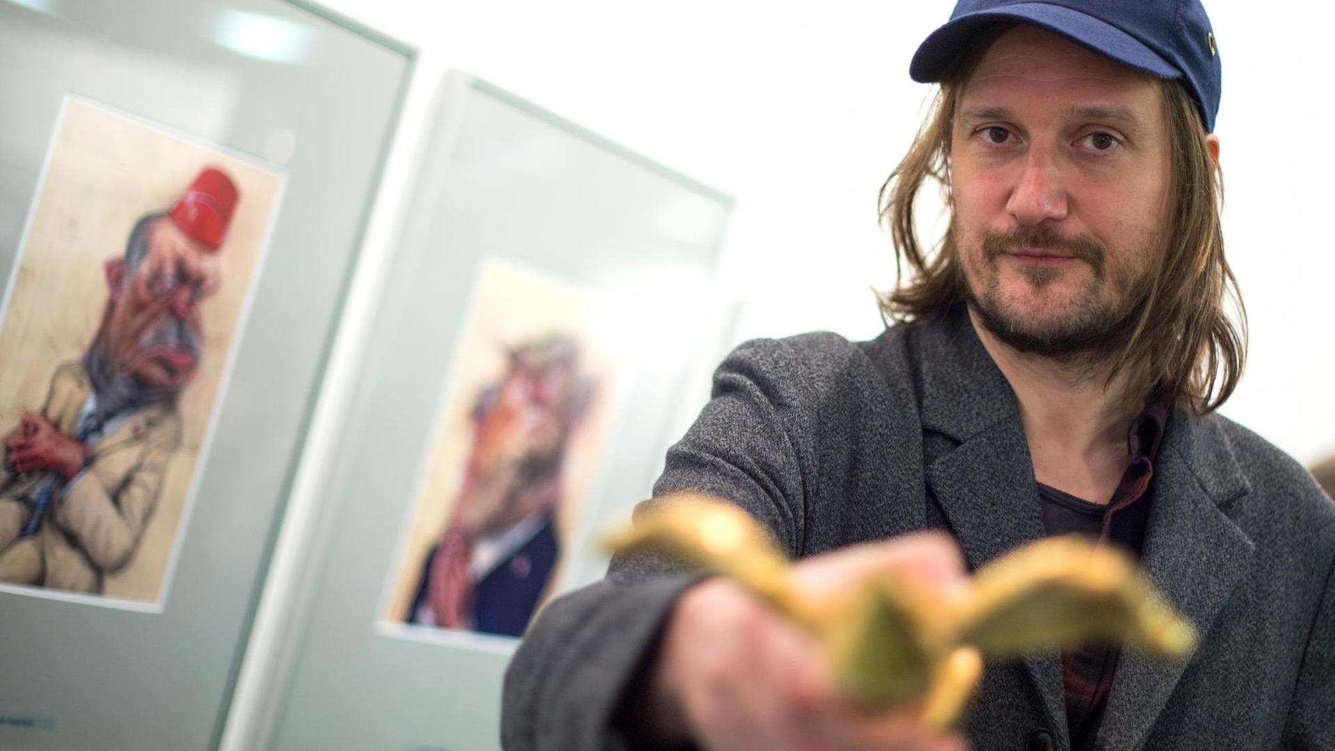 Frank Hoppmann, der Gewinner des Deutschen Karikaturenpreises 2017. Frank Hoppmann, der Gewinner des Deutschen Karikaturenpreises 2017.