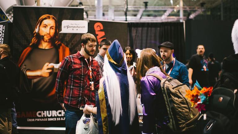Die Gamechurch auf der Gamescom in Köln. Ihr geht es primär darum, innerhalb der Gamerszene als Christen sichtbar zu werden und so Mission zu betreiben Die Gamechurch auf der Gamescom in Köln. Ihr geht es primär darum, innerhalb der Gamerszene als Christen sichtbar zu werden und so Mission zu betreiben