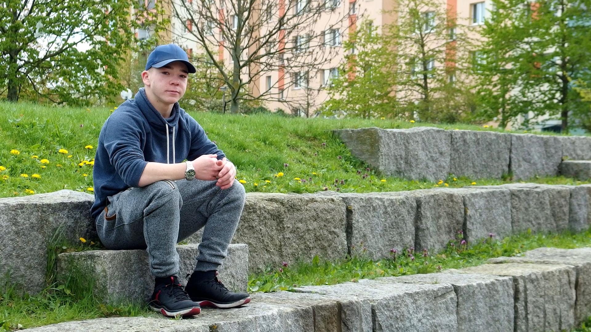Kevin in Berlin-Hellersdorf. Wie ist eine Jugend am Rande der Großstadt? Kevin in Berlin-Hellersdorf. Wie ist eine Jugend am Rande der Großstadt?