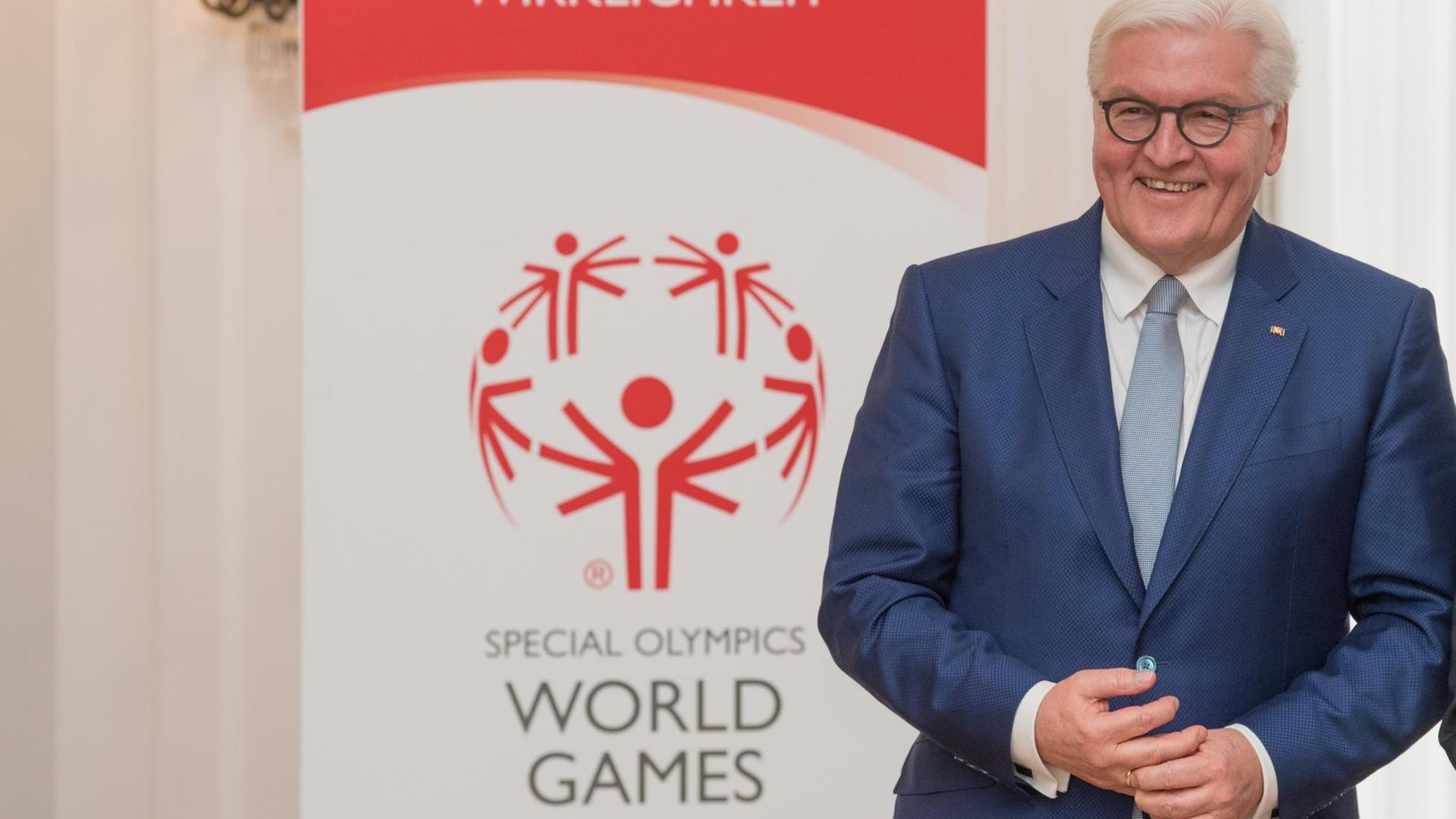Bundespräsident Frank-Walter Steinmeier spricht bei der Vertragsunterzeichnung der Special Olympics World Games 2023. Bundespräsident Frank-Walter Steinmeier spricht bei der Vertragsunterzeichnung der Special Olympics World Games 2023.