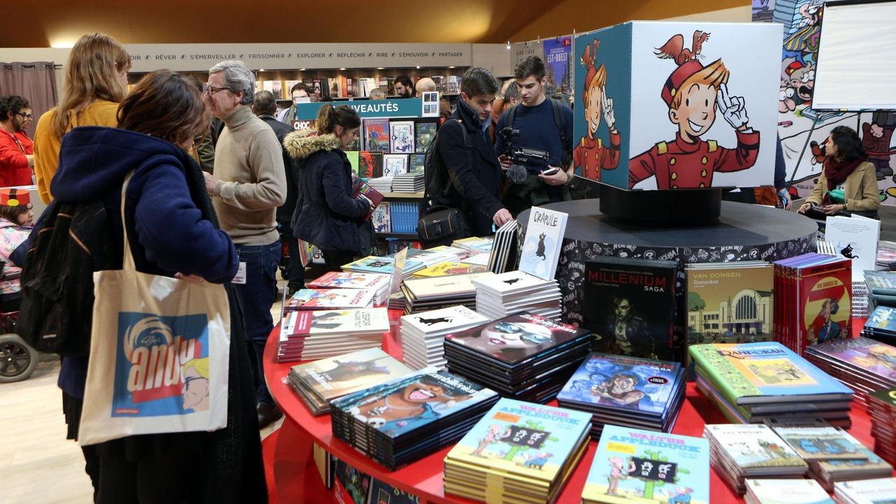 Besucher auf dem Comic-Festival in Angoulême, Frankreich.