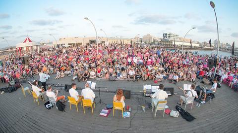 Schabbat-Feier im Hafen von Tel Aviv